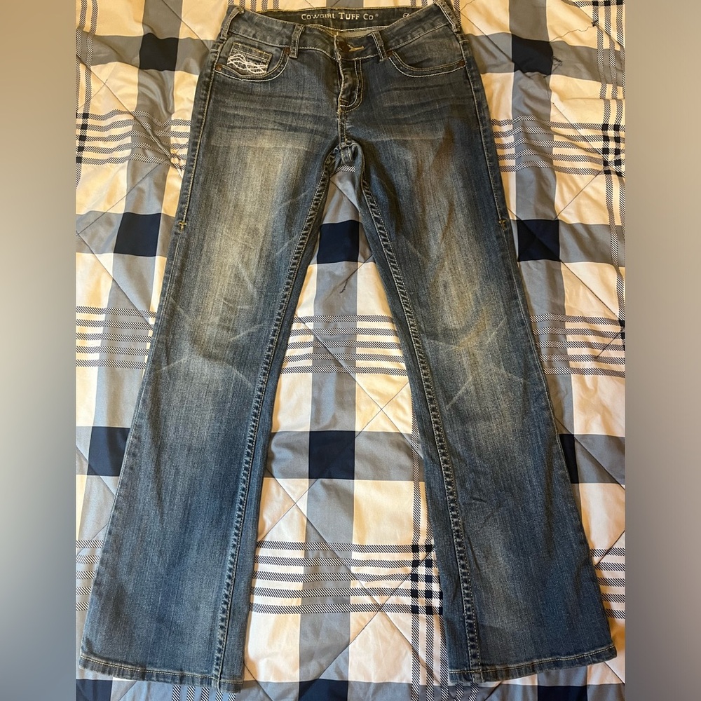 Cowgirl Tuff Jeans. size: 27/31